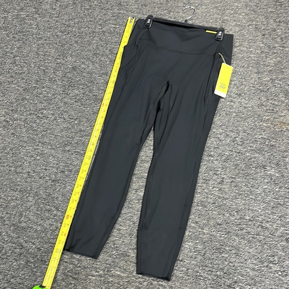 All in motion, high-rise leggings. 1310 - Picture 4 of 10